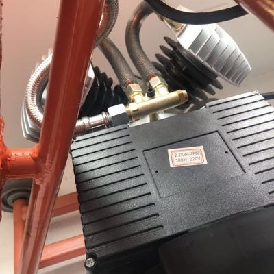 Automatische cement-sandgipsmachine voor het gipseren en besproeien van wandvloeren