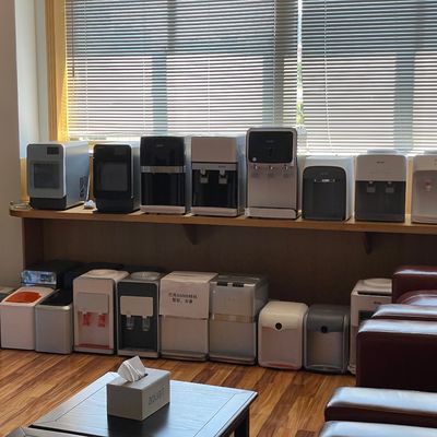 Warm-koude tafelwaterdispenser Compressor voor elektronische koeling Aanpassing en verkoop